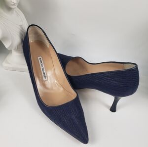 Manolo Blahnik Navy Blue Weave Embossed Pump Heel sz EU 39 / US 8.5